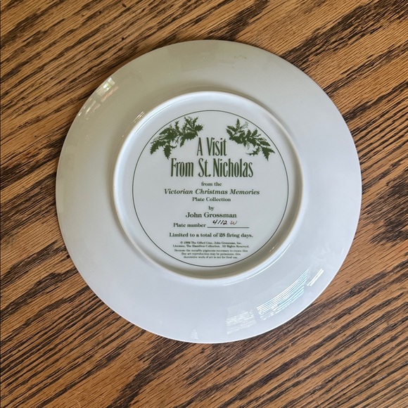 Vintage 90s Christmas Decorative Plate - Picture 2 of 2